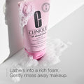 Clinique - All About Clean غسول رغوي منظف قابل للغسل ©